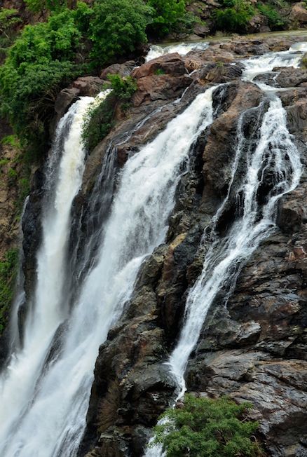 Courtrallam is a picnic spot and water fall in TN